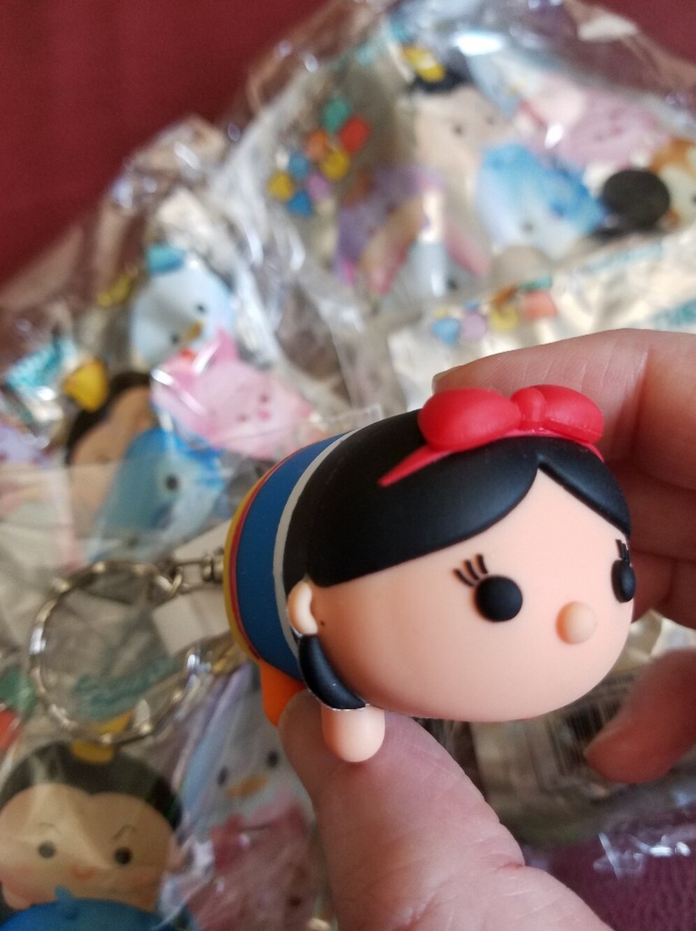 Disney Tsum Tsum Snow White Mystery Keychain Clip Purse Pal